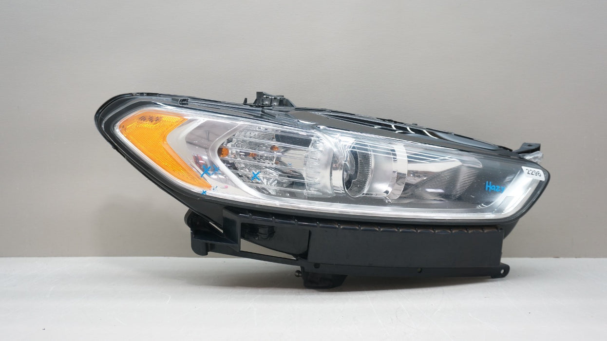 2013-2016 FORD FUSION FRONT RIGHT SIDE HALOGEN HEADLIGHT OEM DS73-13W029-CD
