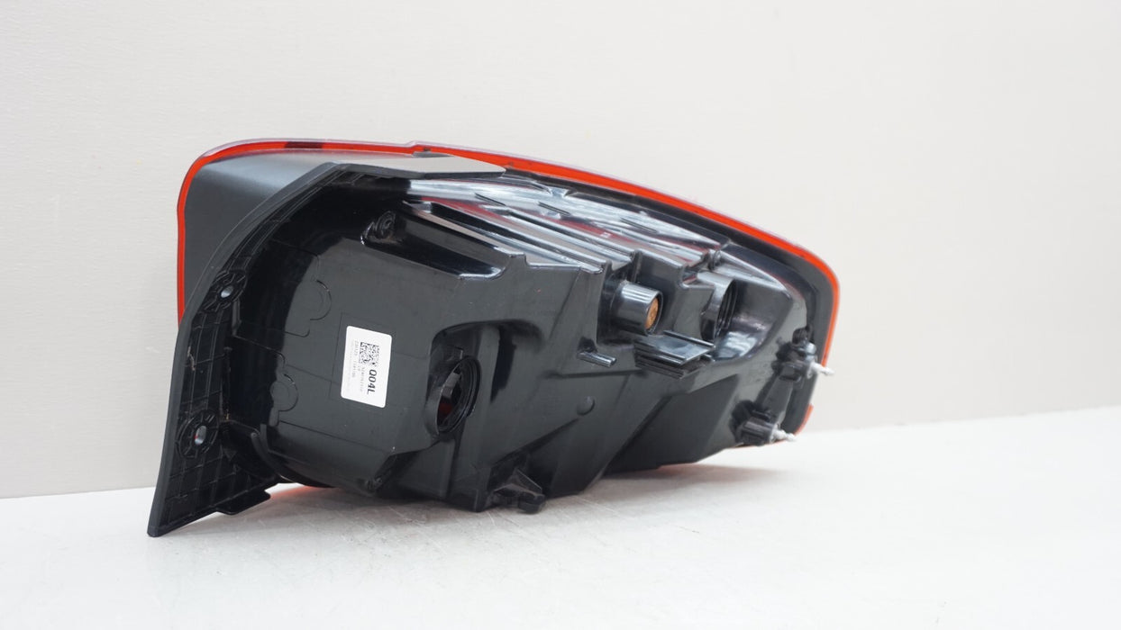 2020-2023 HYUNDAI VENUE REAR LEFT DRIVER SIDE TAIL LIGHT OEM 92401-K21