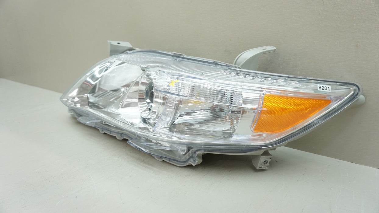 2010-2011 TOYOTA CAMRY FRONT LEFT DRIVERS SIDE HEADLIGHT HALOGEN AFTERMARKET