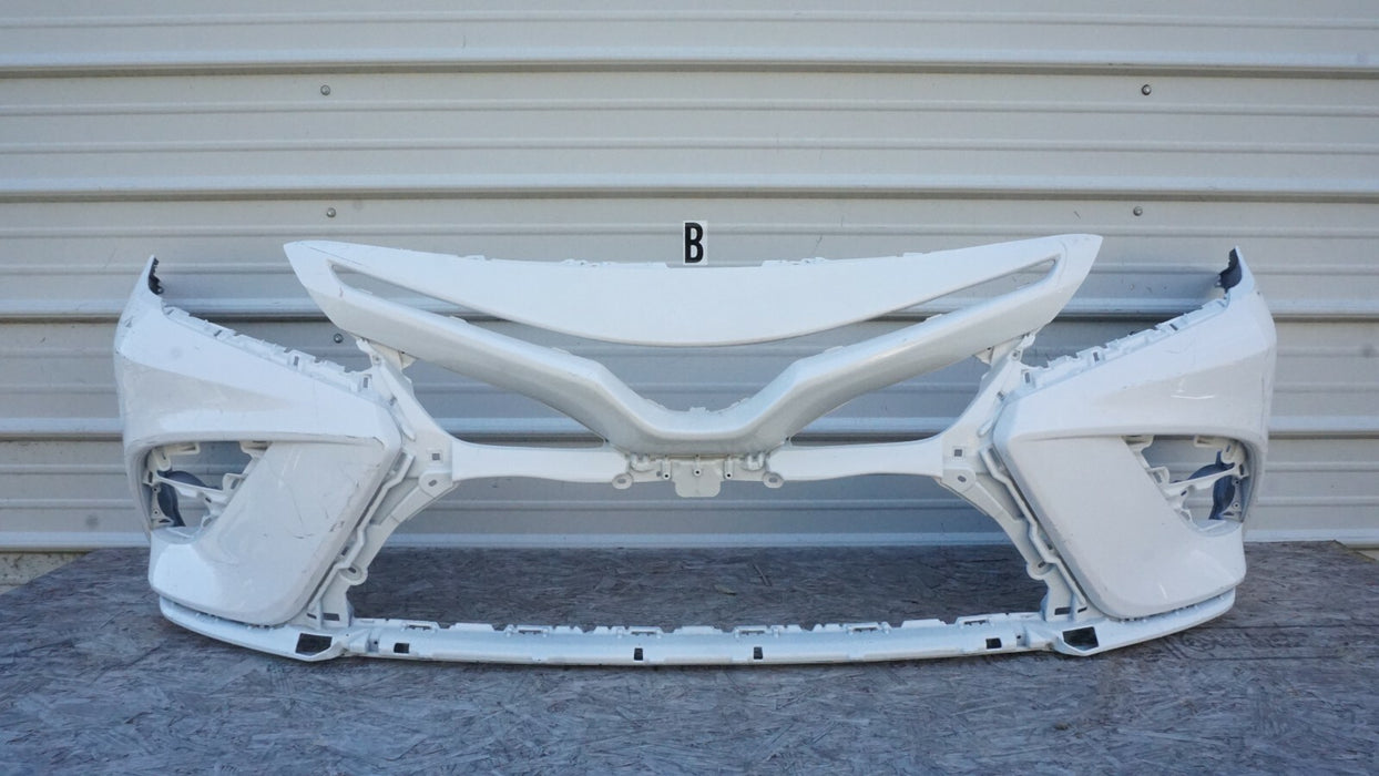 2018-2020 TOYOTA CAMRY FRONT BUMPER COVER PANEL PLASTIC 18 19 20 OEM