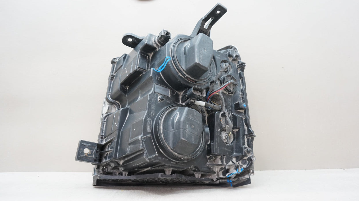 2015-2019 CHEVROLET SILVERADO 2500HD 3500HD RIGHT HALOGEN HEADLIGHT OEM 23389971