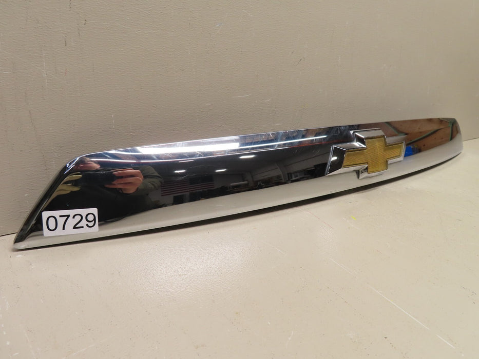 2010-2015 CHEVROLET EQUINOX TRUNK TRIM MOULDING 22802060 OEM *