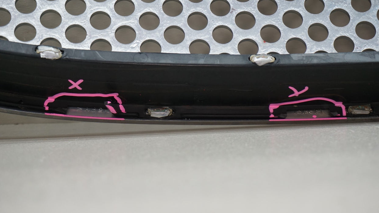 2007-2014 GMC YUKON DENALI FRONT UPPER MAIN GRILLE 25891152 OEM
