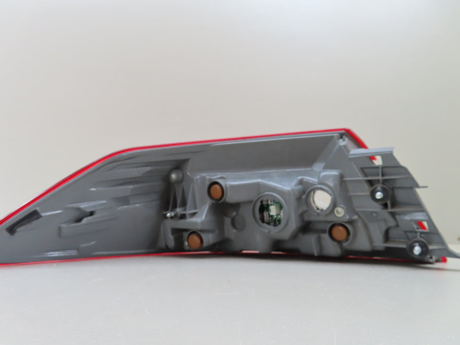 2011-2014 INFINITI M37 M56 Q70 REAR RIGHT TAILLIGHT LAMP OEM