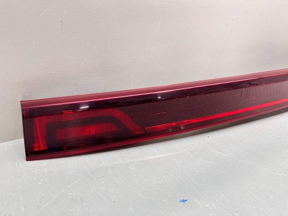 2022-2024 KIA CARNIVAL CENTER TAIL LIGHT BAR W/CAMERA OEM 92409-R0320