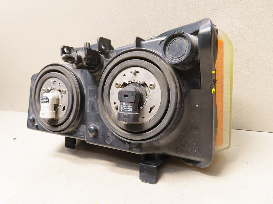 2003-2007 CHEVROLET SILVERADO 1500 AVALANCHE RH PASSENGER HEADLIGHT HALOGEN OEM