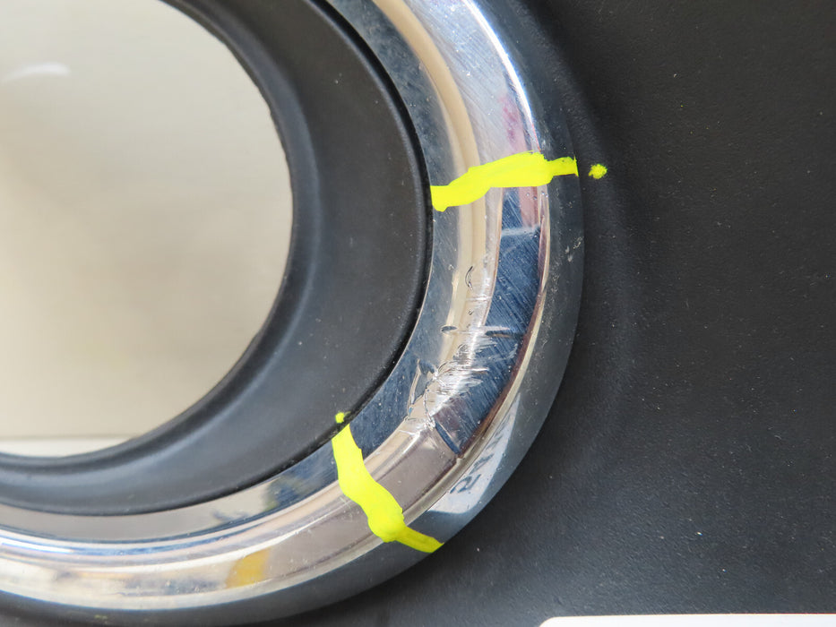 2012 2013 2014 TOYOTA CAMRY FRONT RIGHT PASSENGER SIDE FOG LIGHT BEZEL TONG YANG