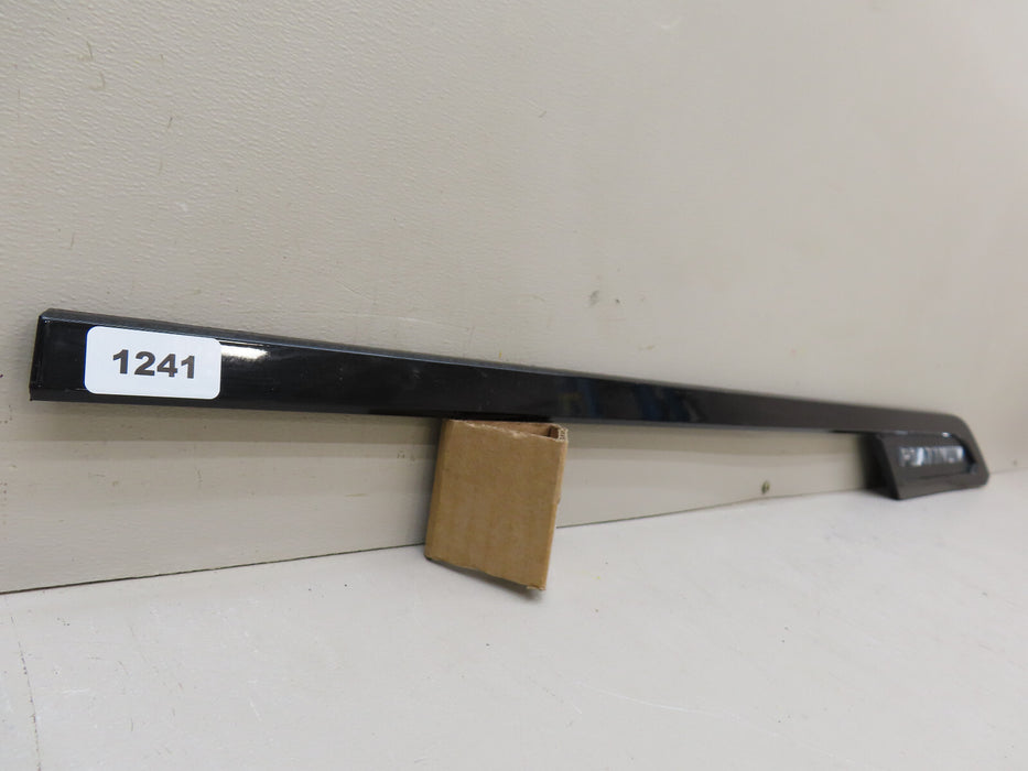 2022-2023 TOYOTA TUNDRA PLATINUM FRONT RIGHT PASSENGER SIDE DOOR MOLDING OEM