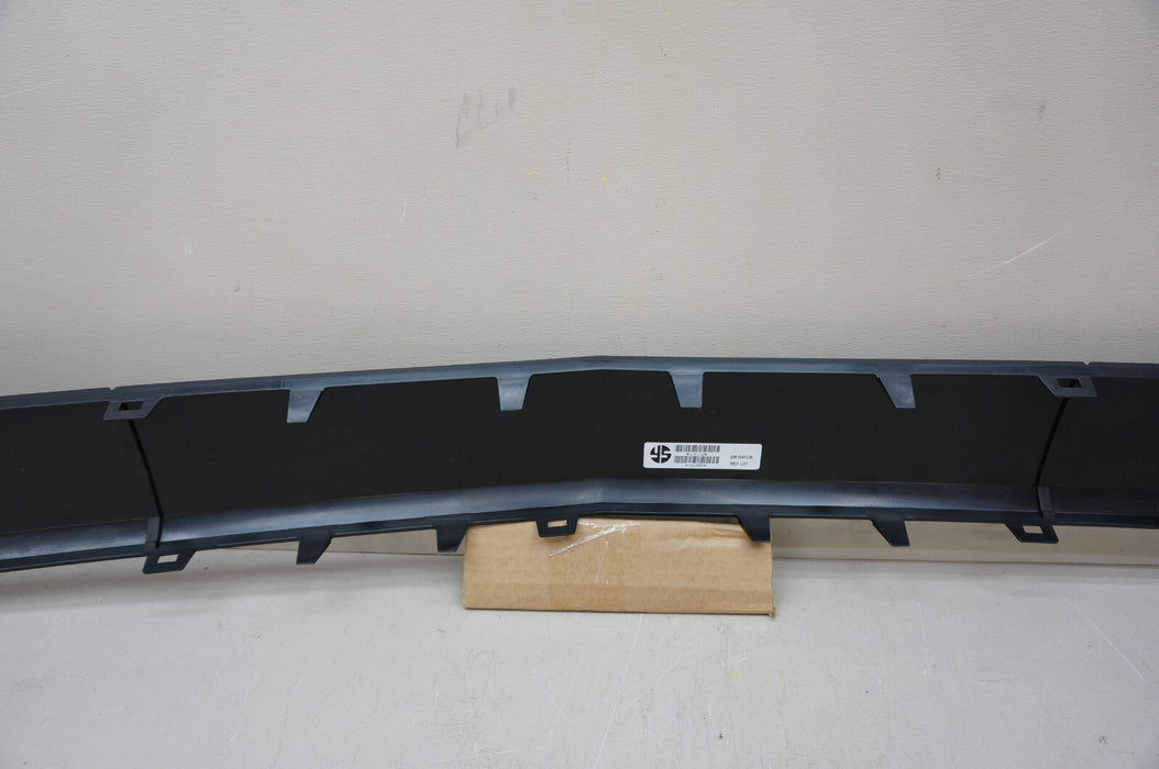 2015-2020 CHEVROLET TAHOE SUBURBAN FRONT BUMPER TRIM MOLDING OEM 22936495