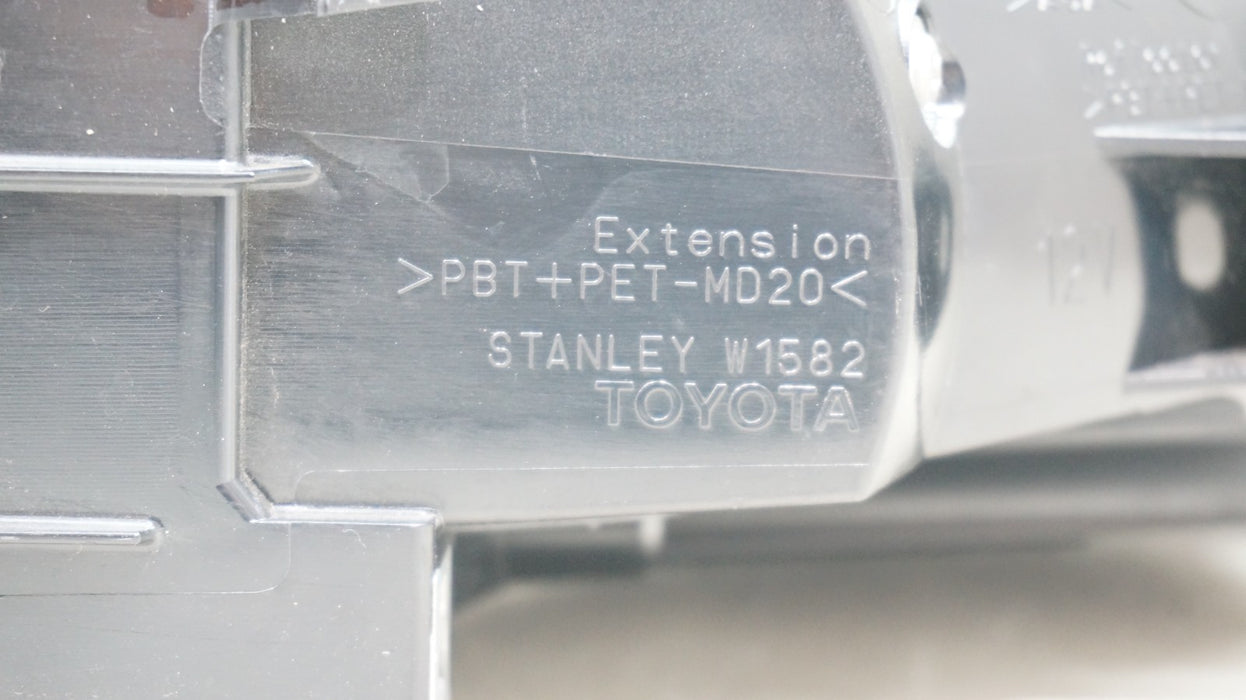 2014-2020 LEXUS GX460 REAR LEFT DRIVER SIDE BUMPER REFLECTOR OEM