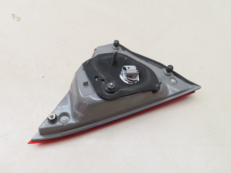 2015-2017 TOYOTA CAMRY RIGHT INNER TAILLIGHT LAMP OEM