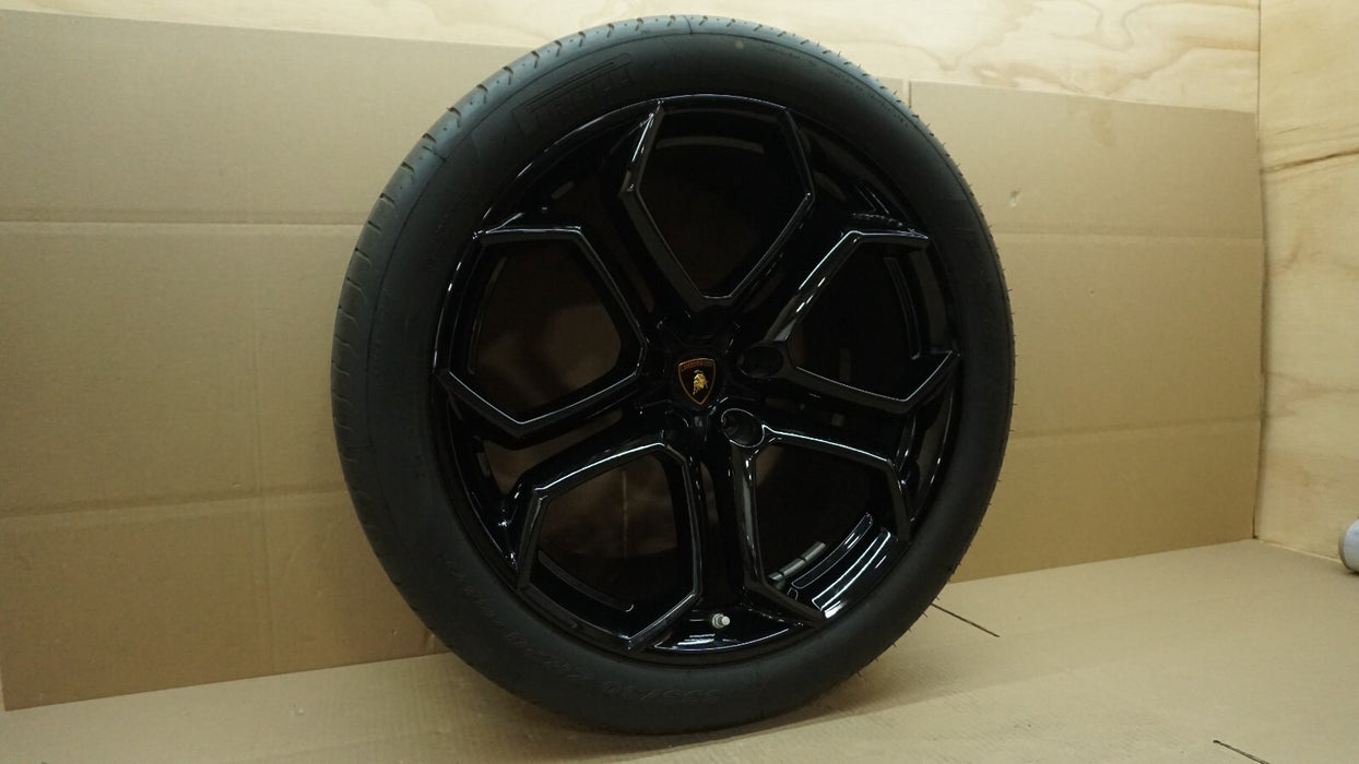 LAMBORGHINI AVENTADOR LP700 20"x12" REAR WHEEL RIM & TIRE  OEM 470601025A
