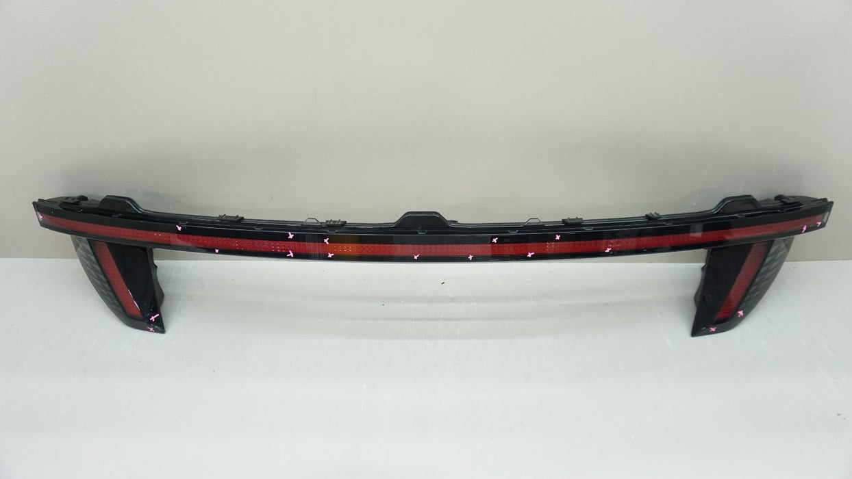 2022-2024 HYUNDAI TUCSON REAR CENTER TAIL LIGHT LAMP LED W/ CAMERA OEM 92403-CW