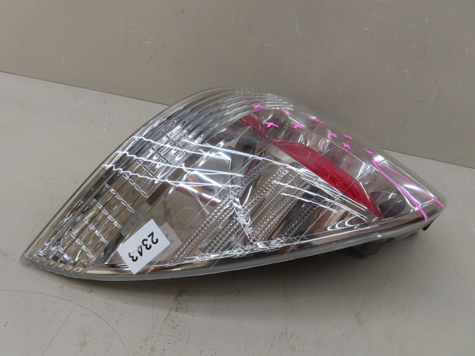 2002 2003 LEXUS IS300 REAR RIGHT PASSENGER SIDE TAIL LIGHT HALOGEN OEM