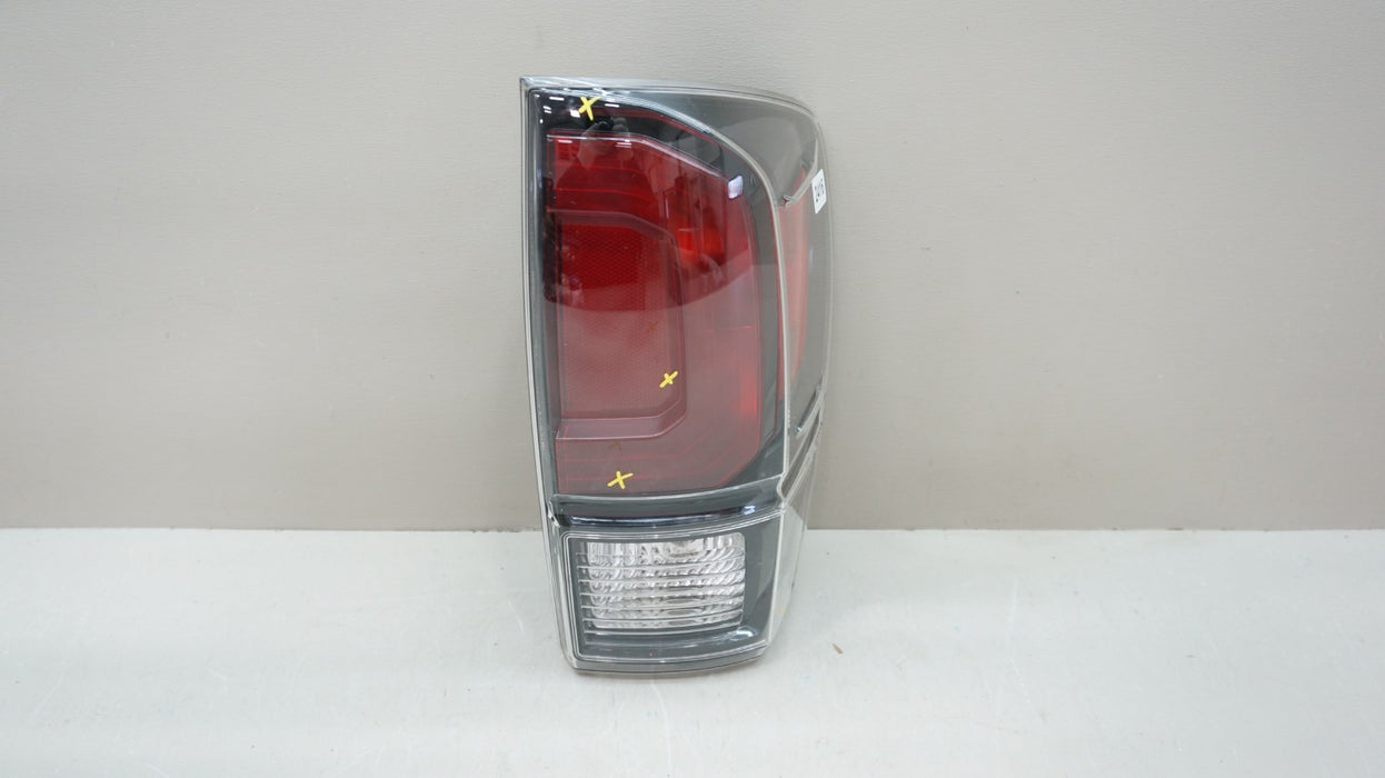 2016-2023 TOYOTA TACOMA REAR RIGHT PASSENGER SIDE TAIL LGIHT OEM
