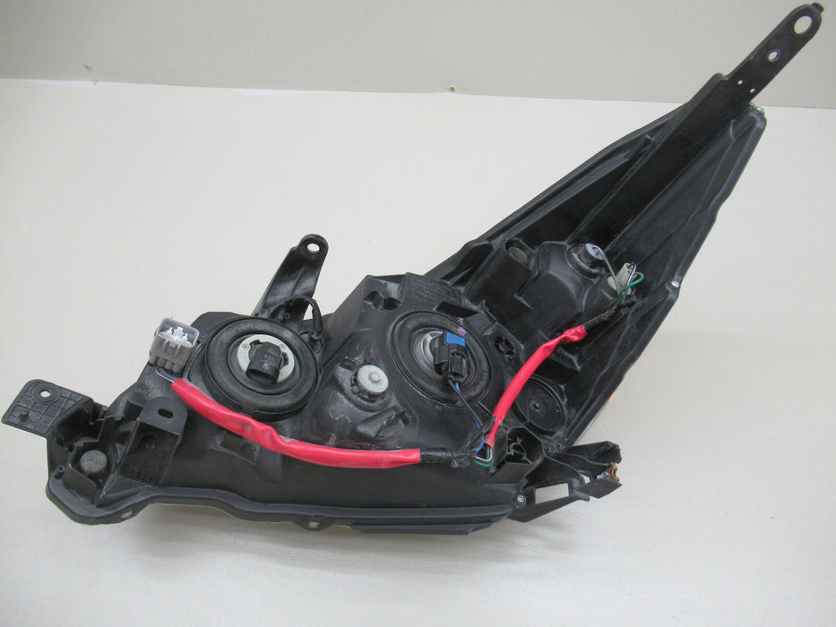 2014 2015 2016 SUBARU FORESTER RIGHT HALOGEN HEADLIGHT LAMP OEM