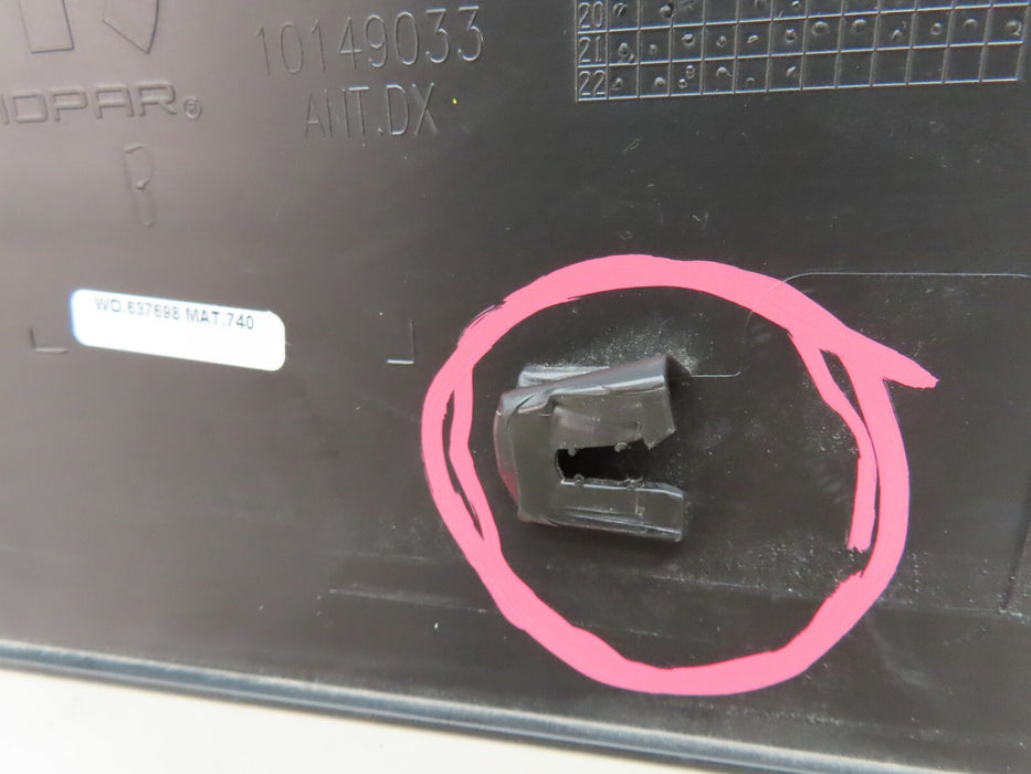 2016-2018 JEEP RENEGADE FRONT RIGHT EXTERIOR DOOR LOWER MOLDING OEM 735578398