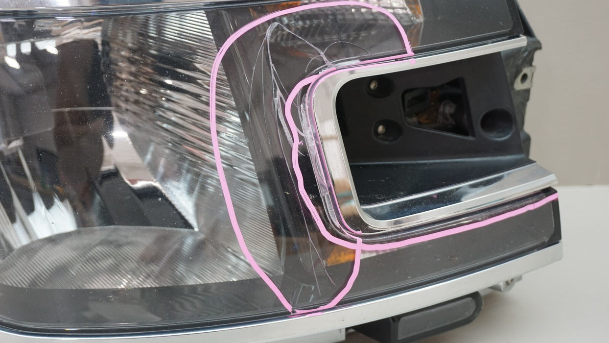 2013-2019 FORD FLEX FRONT RIGHT PASSENGER SIDE HEADLIGHT HALOGEN OEM