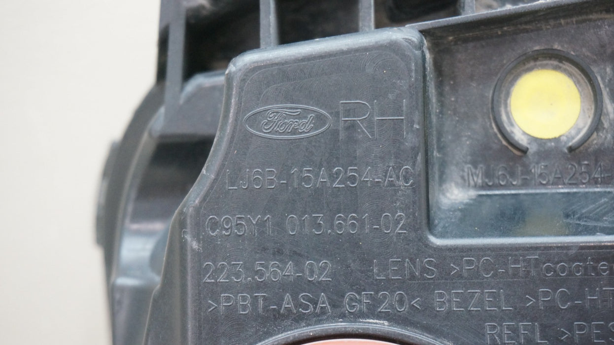2020-2022 FORD ESCAPE FRONT RIGHT SIDE HALOGEN FOG LIGHT OEM LJ6B-15A254