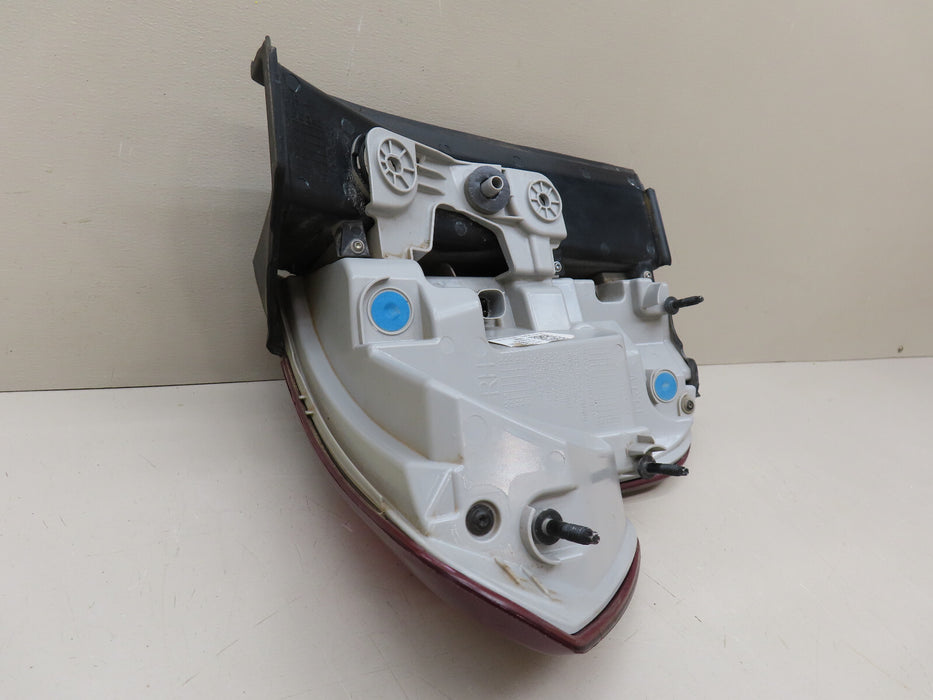 2020-2023 GMC ACADIA REAR RIGHT PASSENGER SIDE TAIL LIGHT OUTER OEM