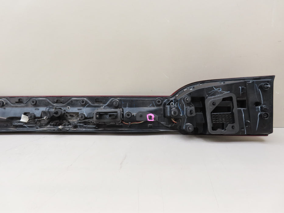 2021-2024 CHRYSLER PACIFICA REAR CENTER LIFT GATE TAIL LIGHT OEM