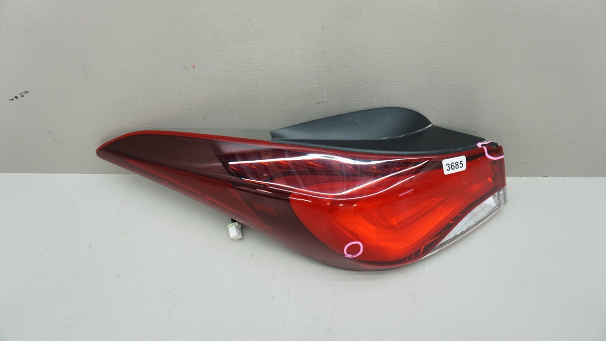 2014-2016 HYUNDAI ELANTRA REAR LEFT SIDE OUTER TAIL LIGHT LAMP OEM 92401-3Y5