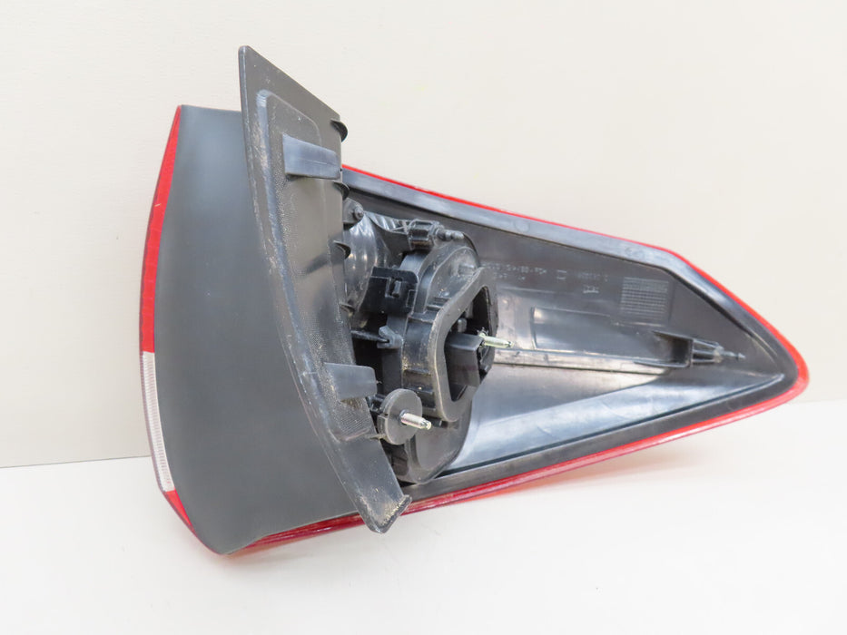 2013-2016 FORD C-MAX REAR RIGHT PASSENGER SIDE TAIL LIGHT OUTER OEM