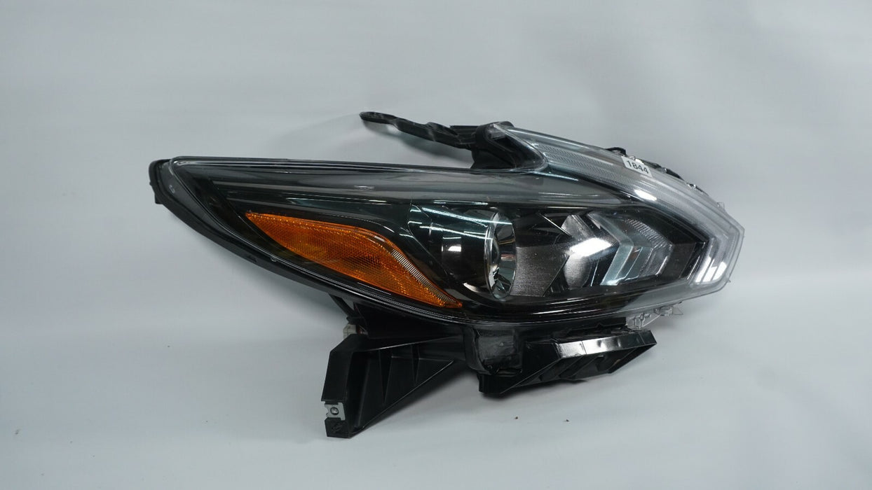 2016-2018 NISSAN ALTIMA RIGHT PASSENGER SIDE HEADLIGHT HALOGEN LAMP LENS OEM