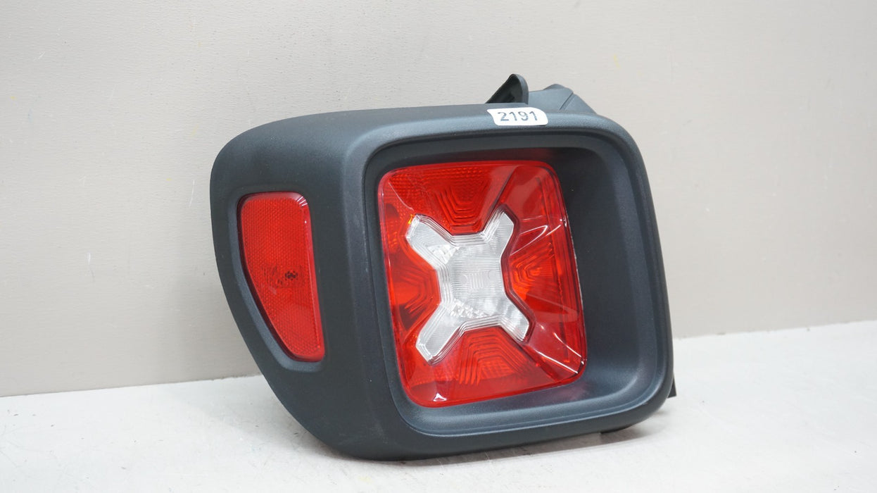 2015-2018 JEEP RENEGADE LATITUDE REAR LEFT DRIVER SIDE TAIL LIGHT OEM 52060586SX