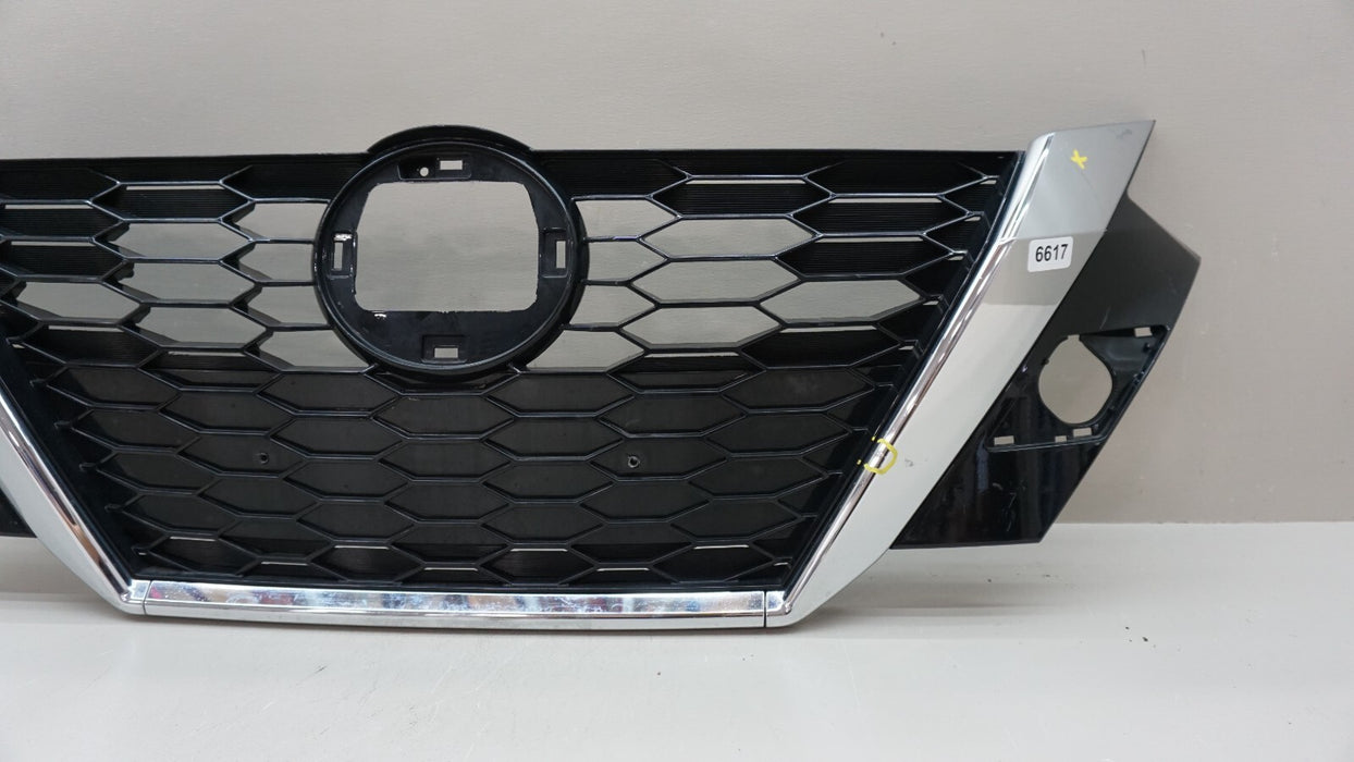 2020-2022 NISSAN SENTRA FRONT CENTER RADIATOR GRILLE 623106LB0A OEM