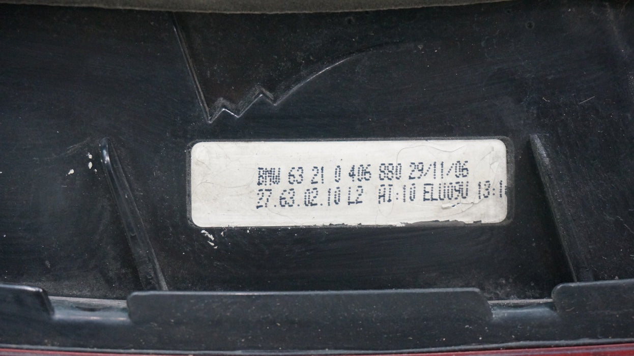 2006-2008 BMW 3-SERIES E90 REAR RIGHT PASSENGER SIDE TAIL LIGHT OEM