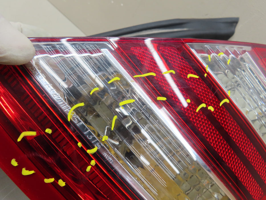 2013-2019 FORD TAURUS REAR RIGHT PASSENGER TAIL LIGHT OEM DG13-13B504-A