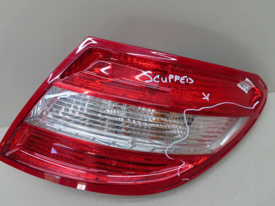 2008-2010 MERCEDES BENZ C300 W204 REAR RIGHT PASSENGER SIDE TAIL LIGHT OEM