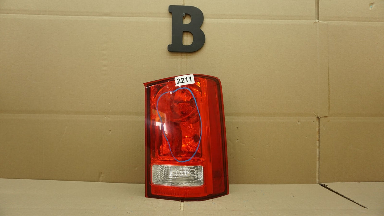 2009-2015 HONDA PILOT FRONT RIGHT PASSENGER SIDE TAIL LIGHT HALOGEN OEM