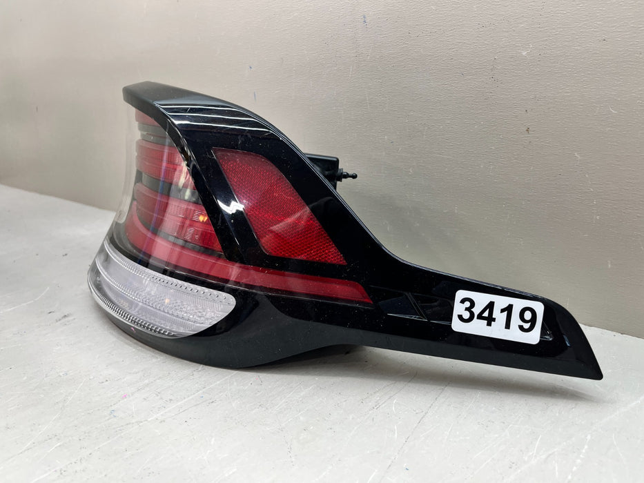 2023-2025 KIA SPORTAGE RH RIGHT PASSENGER OUTER TAIL LIGHT LAMP OEM 92402-DW000