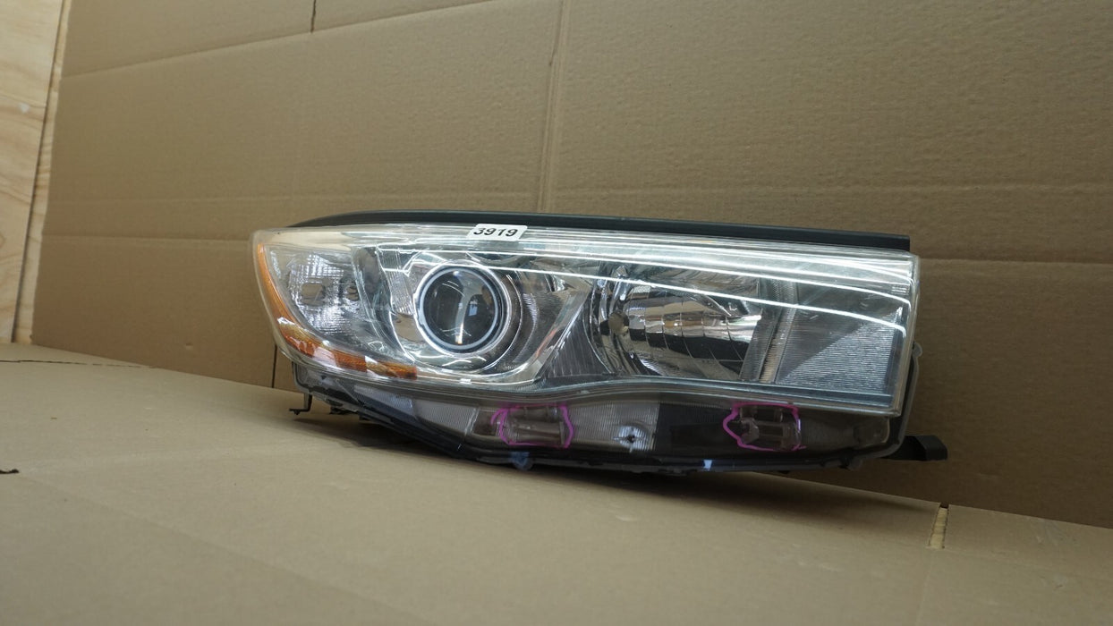 2014-2016 TOYOTA HIGHLANDER RH RIGHT PASSENGER SIDE HALOGEN HEADLIGHT OEM