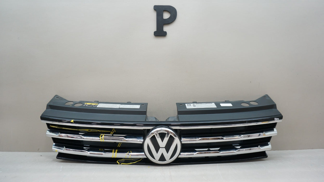 2018-2021 VOLKSWAGEN TIGUAN FRONT BUMPER RADIATOR GRILLE OEM 5NN853653
