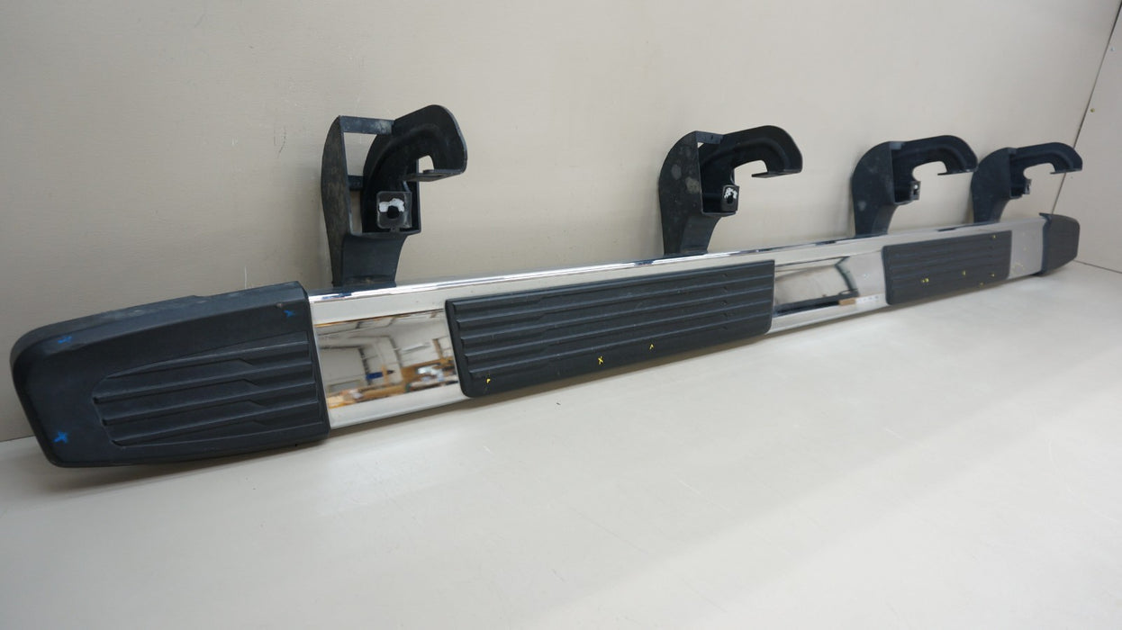 2019-2024 CHEVROLET SILVERADO / SIERRA 1500 RIGHT RUNNING BOARD OEM 84016710