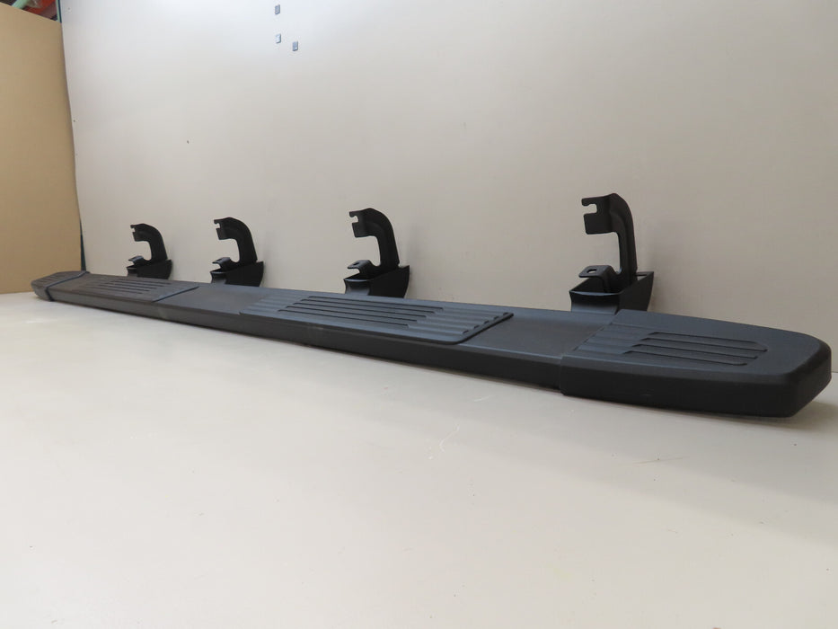 2019-2024 CHEVROLET/GMC SILVERADO SIERRA 1500 RIGHT PASSENGER RUNNING BOARD OEM