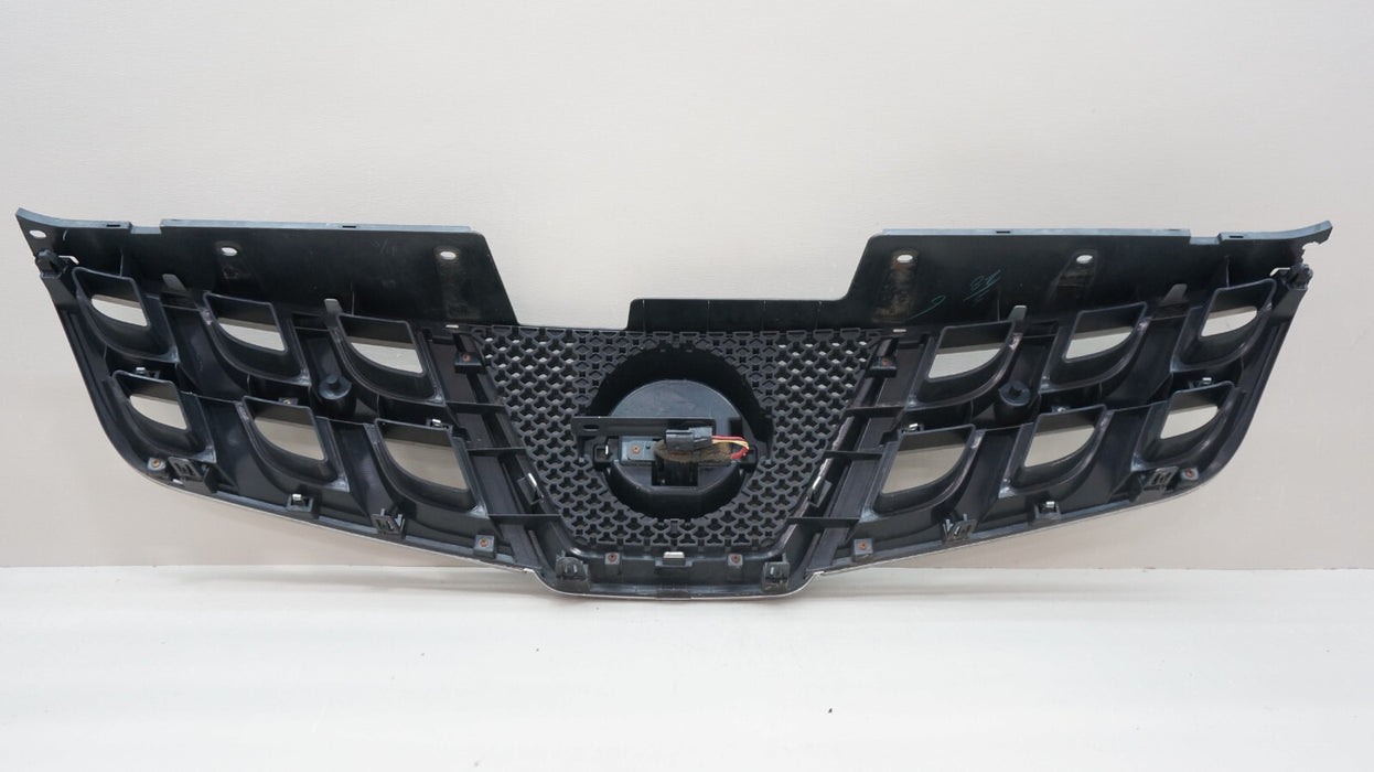 2011-2015 NISSAN ROGUE FRONT BUMPER GRILLE WITH CAMERA AND EMBLEM OEM 623101VX0A