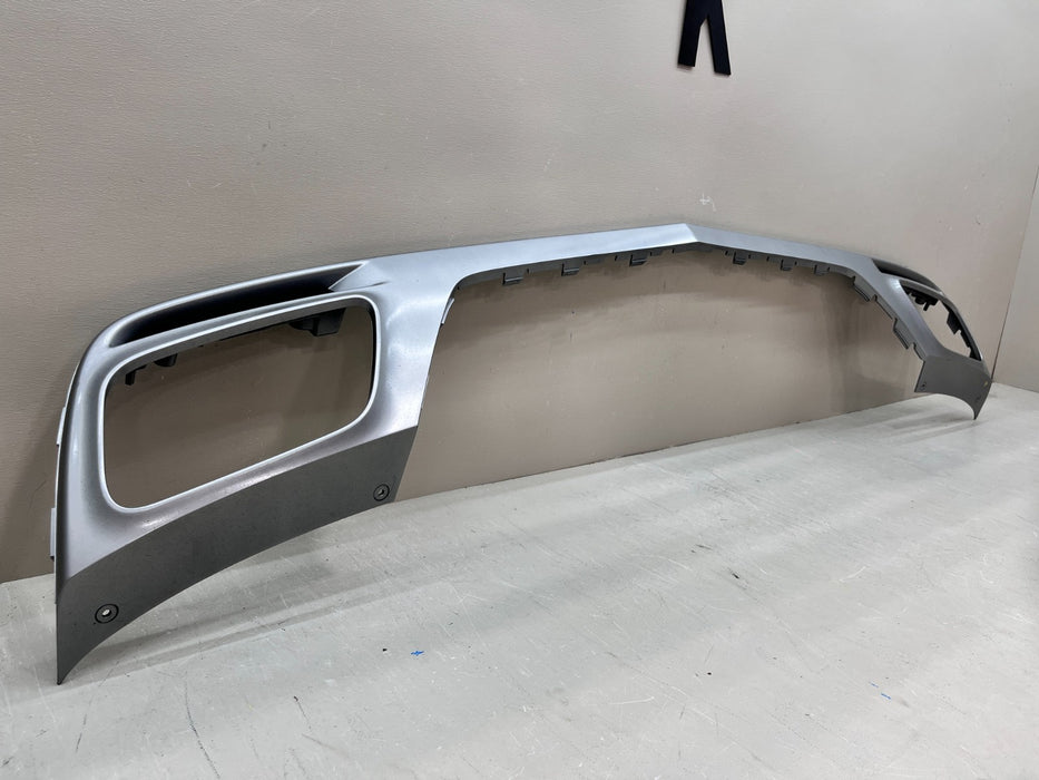2020-2026 CADILLAC XT5 SILVER REAR LOWER BUMPER VALANCE OEM 84227247