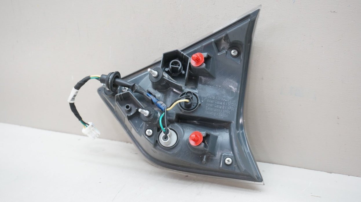 2014-2016 NISSAN ROGUE REAR LEFT DRIVERS SIDE INNER TAIL LIGHT OEM