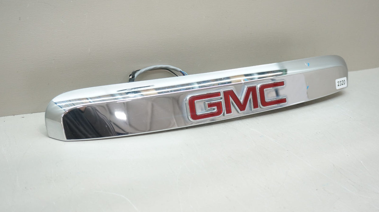 2007-2012 GMC ACADIA REAR CHROME TRUNK MOLDING TRIM W/ CAMERA 25804455 OEM