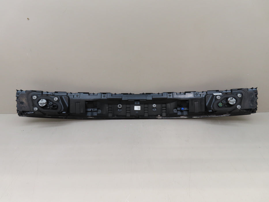 2024 HYUNDAI SONATA REAR CENTER TAIL LIGHT LAMP GARNISH OEM 92409-L1550