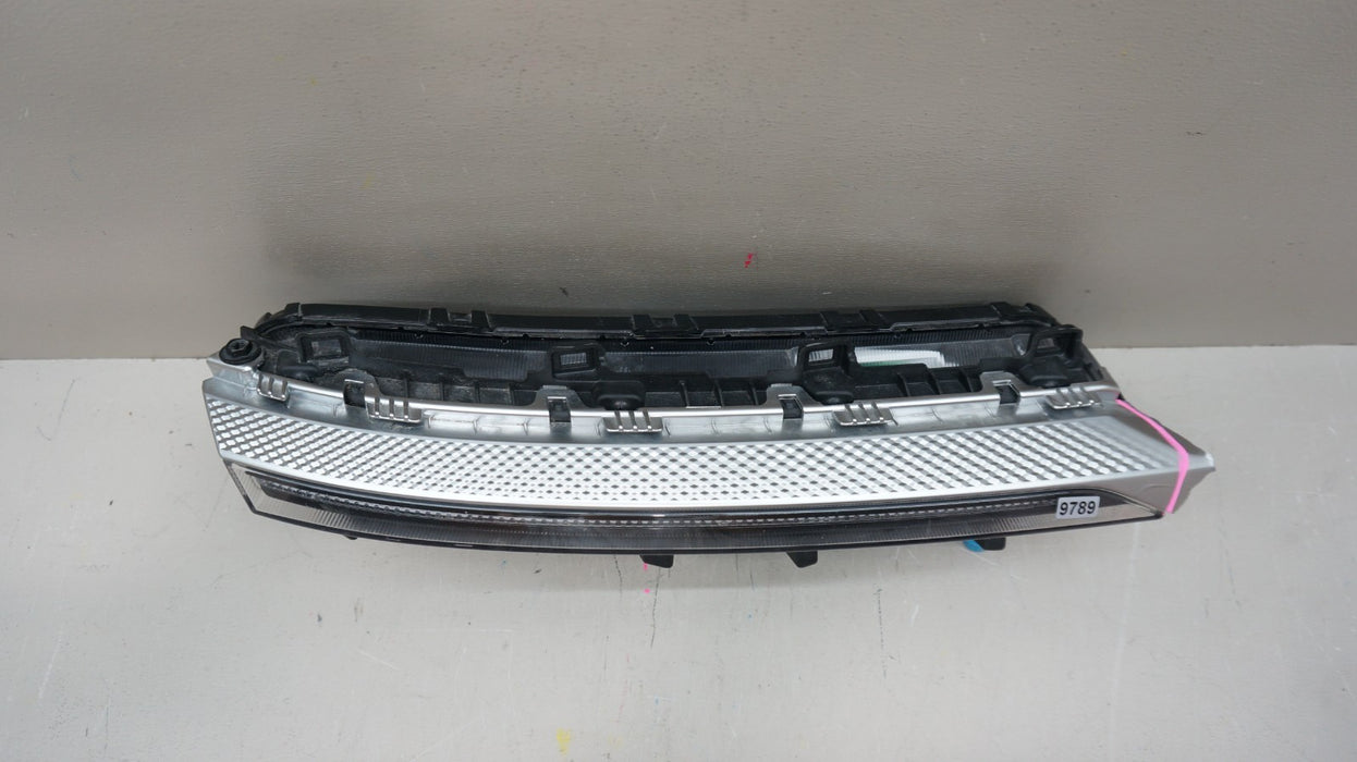 2020-2022 KIA SELTOS FRONT RIGH PASSENGER DAYTIME RUNNING LIGHT OEM 92109-Q5