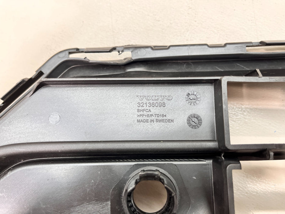2022-2027 VOLVO FRONT LOWER BUMPER GRILLE OEM 32136098
