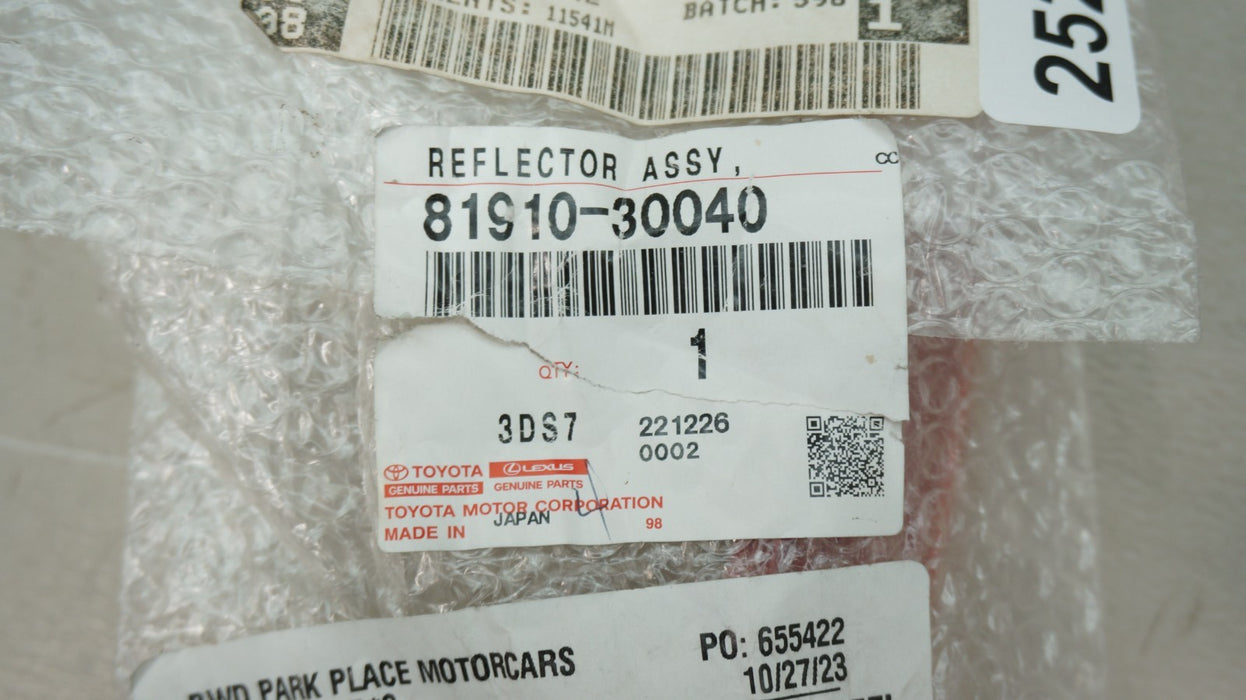 2013-2018 LEXUS ES GS REAR RIGHT PASSENGER SIDE BUMPER REFLECTOR 81910-30040 OEM