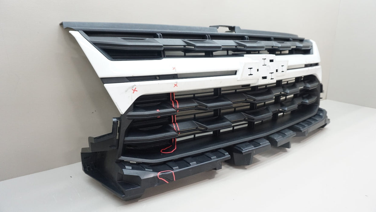 2021-2022 CHEVROLET COLORADO FRONT CENTER RADIATOR GRILLE OEM 84457397