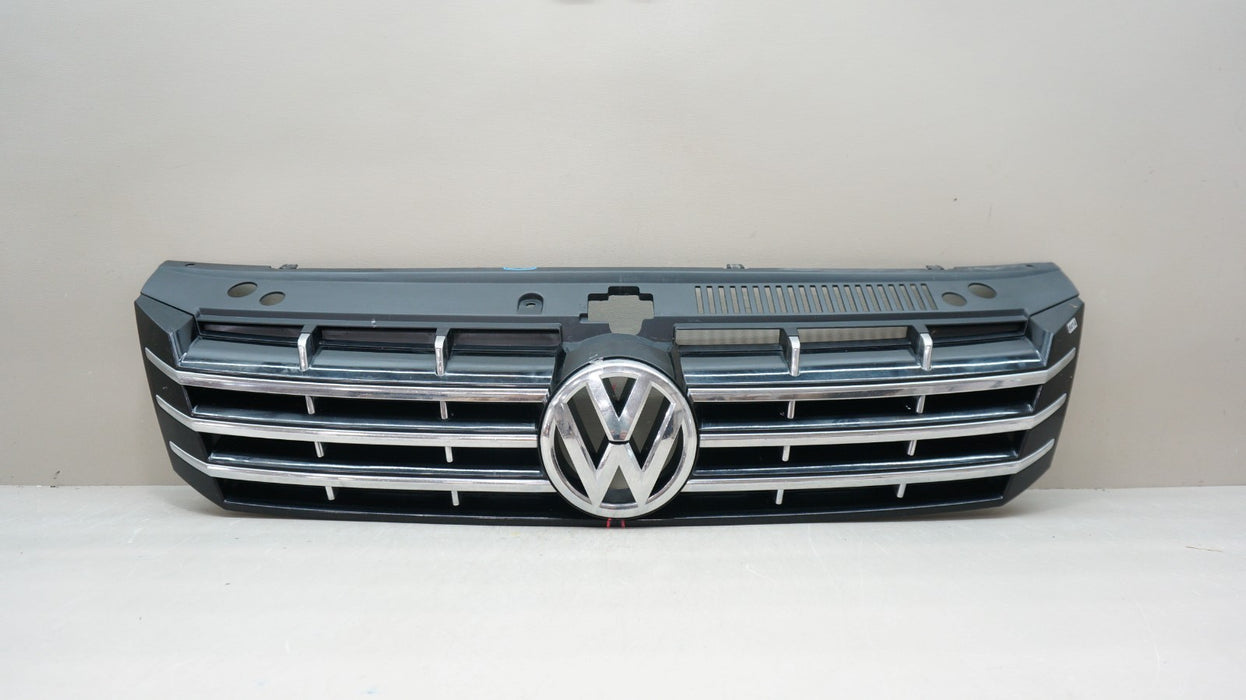 2016-2018 VOLKSWAGEN PASSAT FRONT UPPER BUMPER RADIATOR GRILLE OEM 561853653