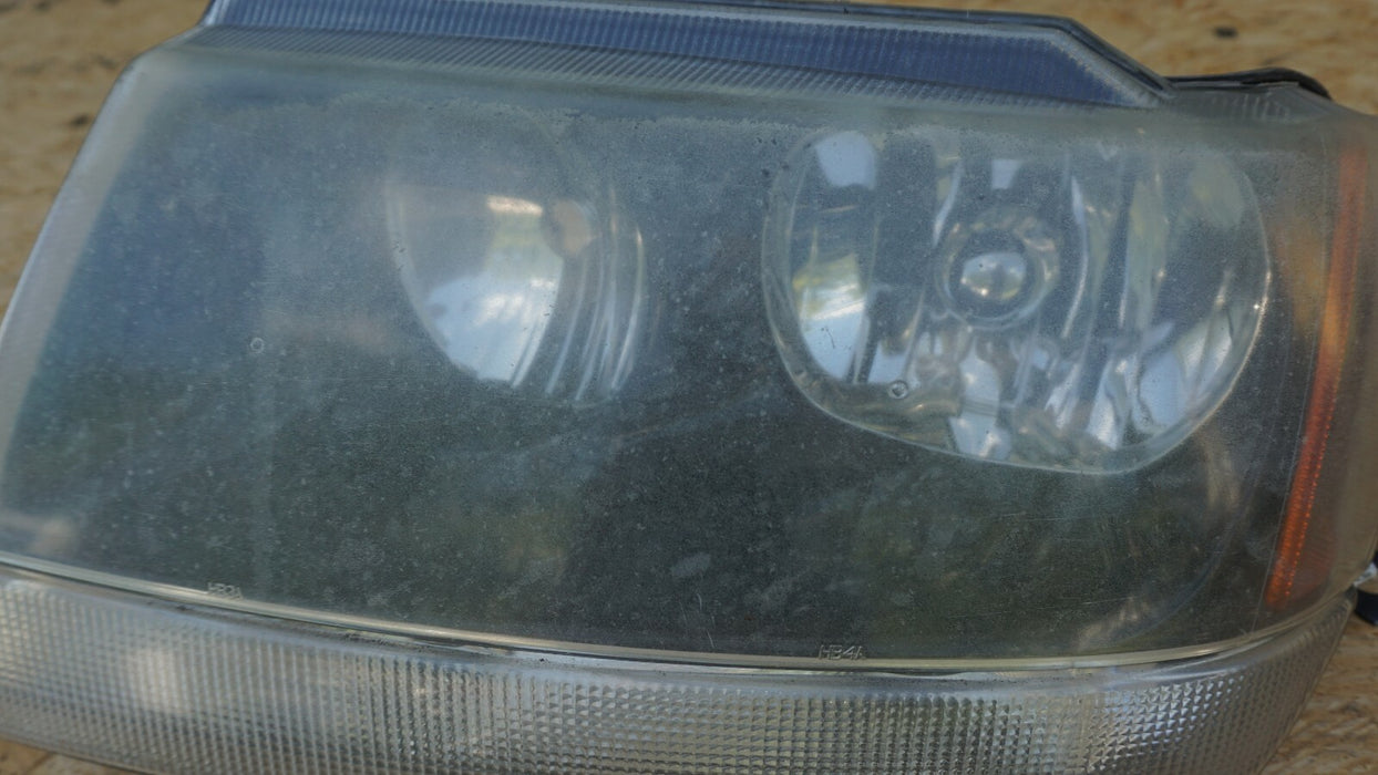 99 00 01 02 03 04 JEEP GRAND CHEROKEE LEFT FRONT HEADLIGHT OEM